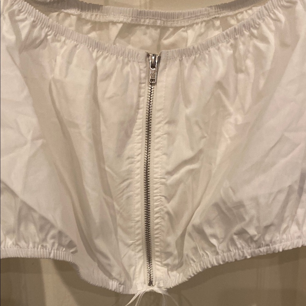 Anime Graphic White Crop Top - Picture 5 of 8
